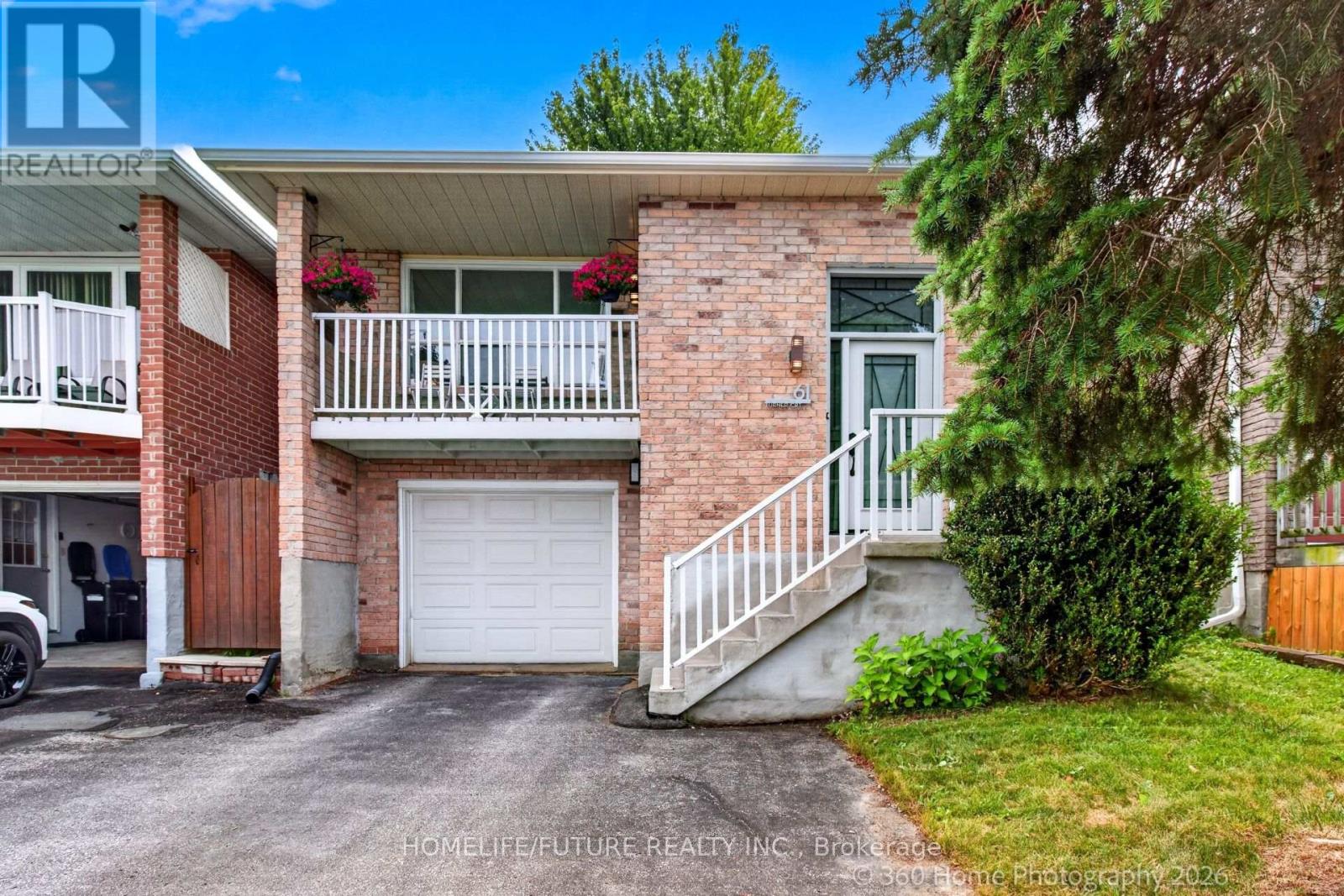 61 Turner Court, Bradford West Gwillimbury, Ontario  L3Z 2W7 - Photo 2 - N13617904