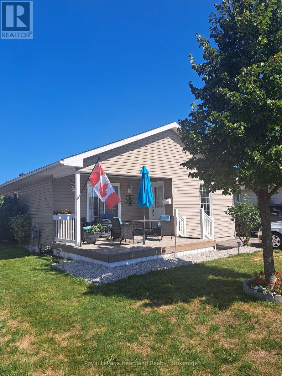 5 Kellestine Drive, Strathroy-Caradoc, Ontario N6G 0C5 - Photo 2 - X13611718