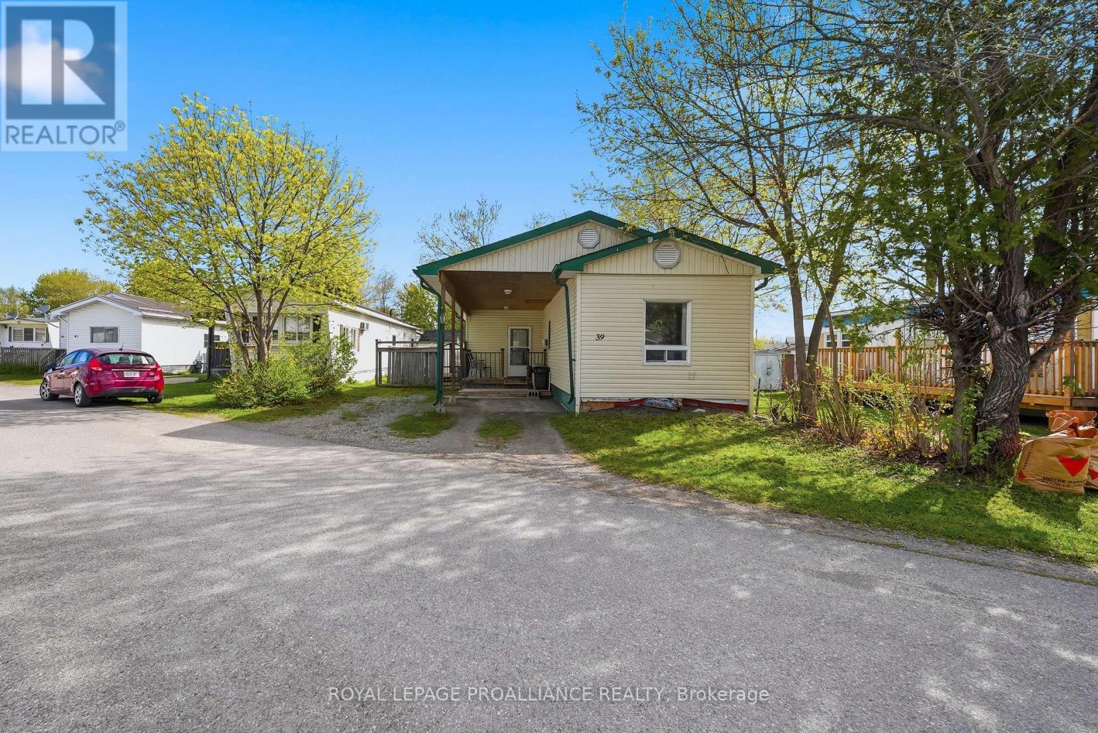 39 - 63 Whites Road, Quinte West, Ontario  K8V 5P5 - Photo 2 - X13129828