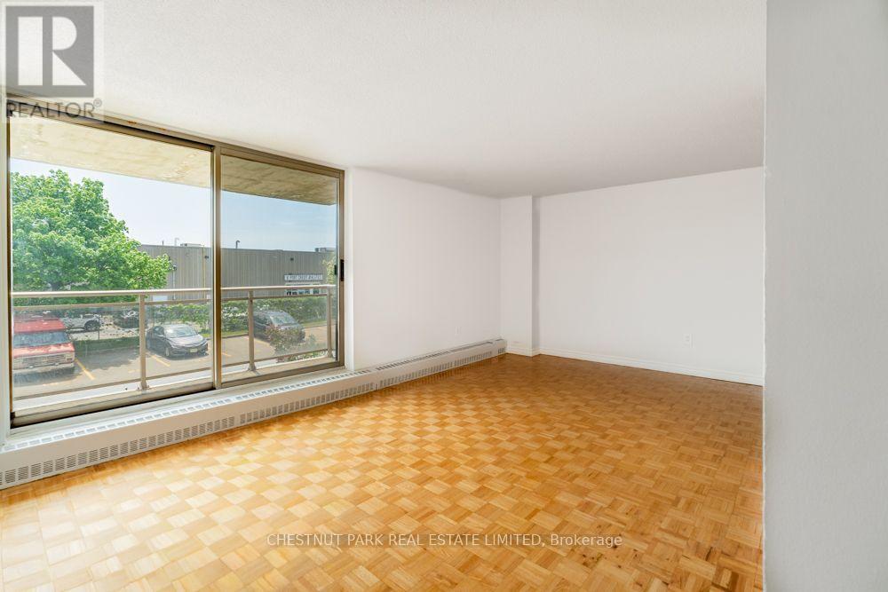 202 - 1060 Caven Street, Mississauga, Ontario  L5G 4J5 - Photo 12 - W13603750