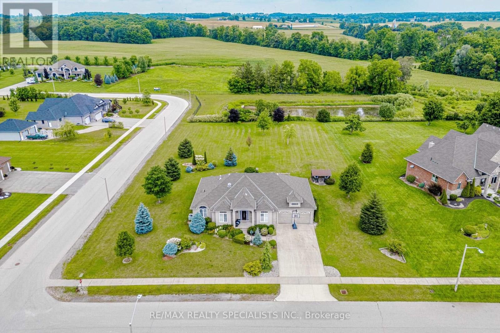 7 SNYDER COURT, Norwich, Ontario