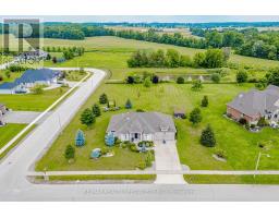 7 SNYDER COURT, Norwich, Ontario
