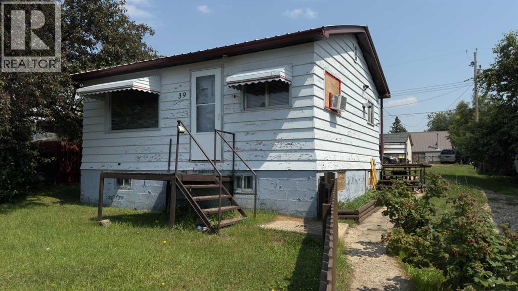 39 Rydberg Street, Hughenden, Alberta  T0B 2E0 - Photo 1 - A2240493