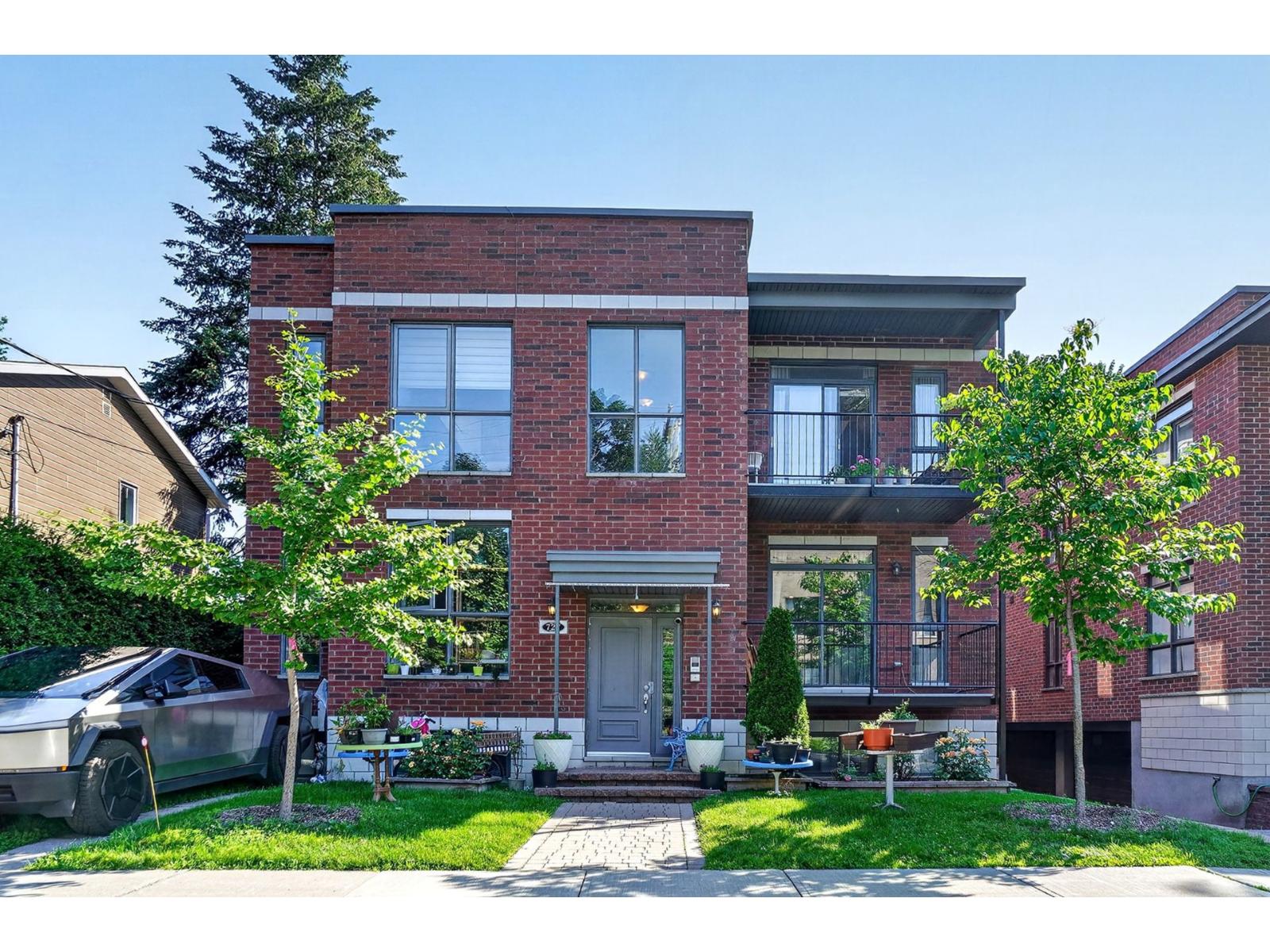 727 Rue Filiatrault|#201 Montréal (Saint-Laurent) Quebec Canada H7L3V3