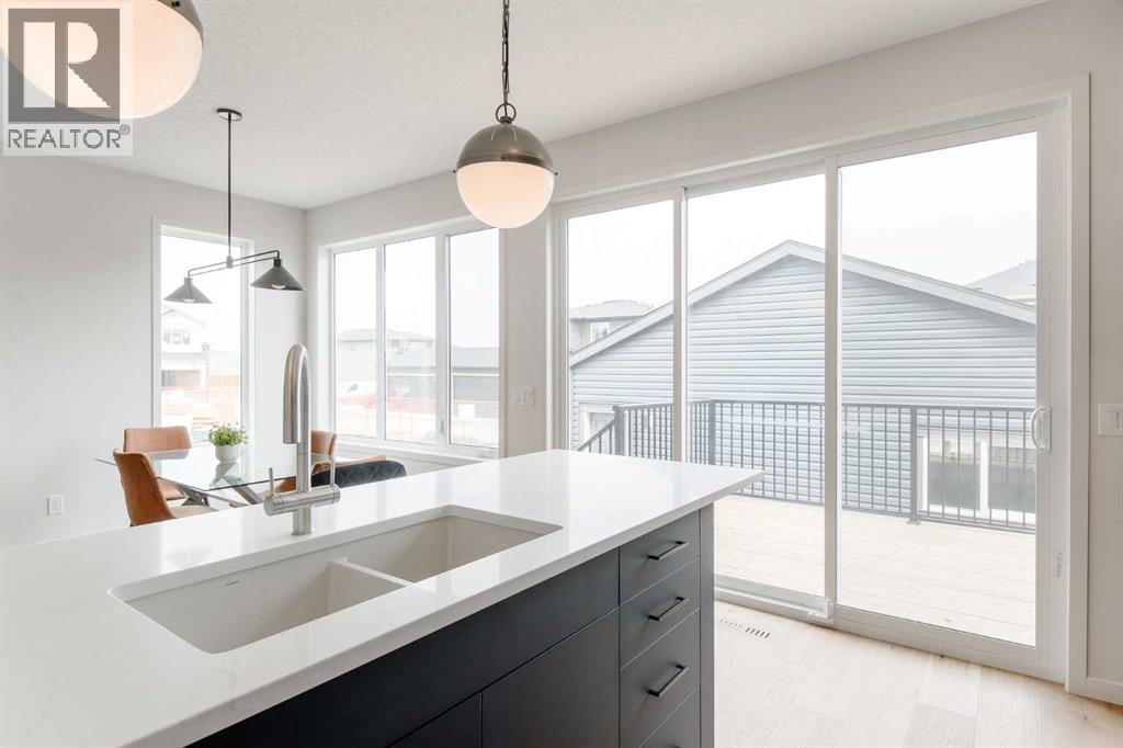 96 Fireside Common, Cochrane, Alberta  T4C 3J1 - Photo 8 - A2330775