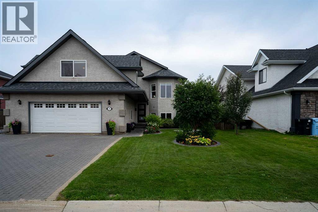 105 Lindstrom Crescent, Fort Mcmurray, Alberta  T9K 2N7 - Photo 2 - A2330830