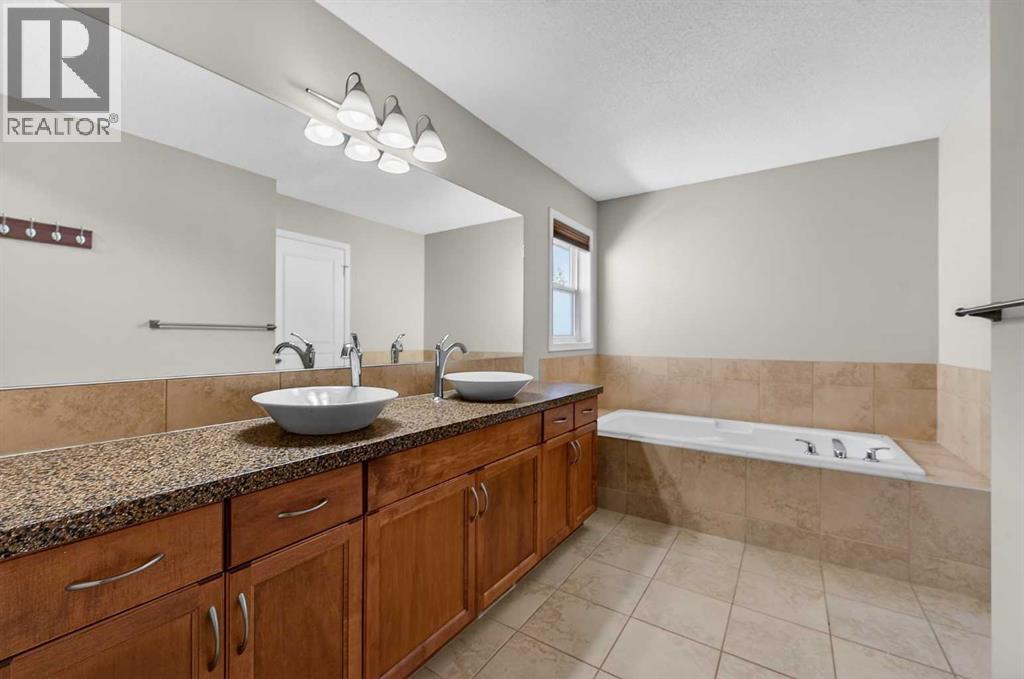 52 Reunion Close Nw, Airdrie, Alberta  T4B 0M2 - Photo 35 - A2319336