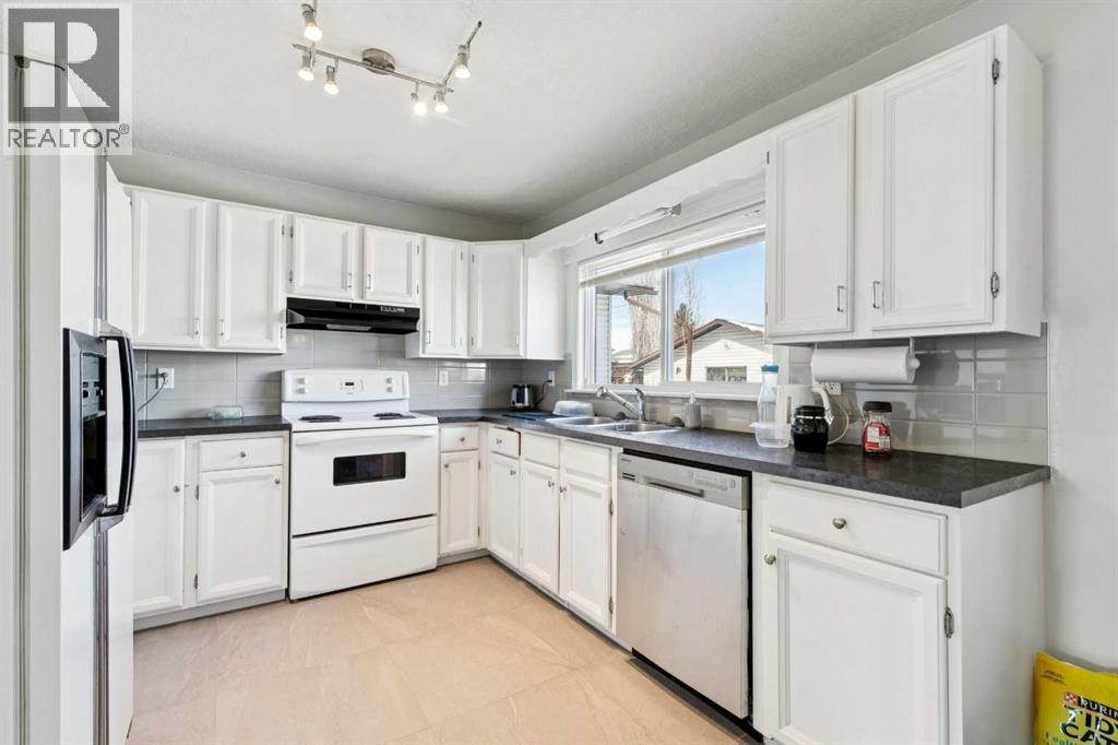 228 Marquis Place SE, Airdrie, Alberta  T4A 1Y4 - Photo 6 - A2332197