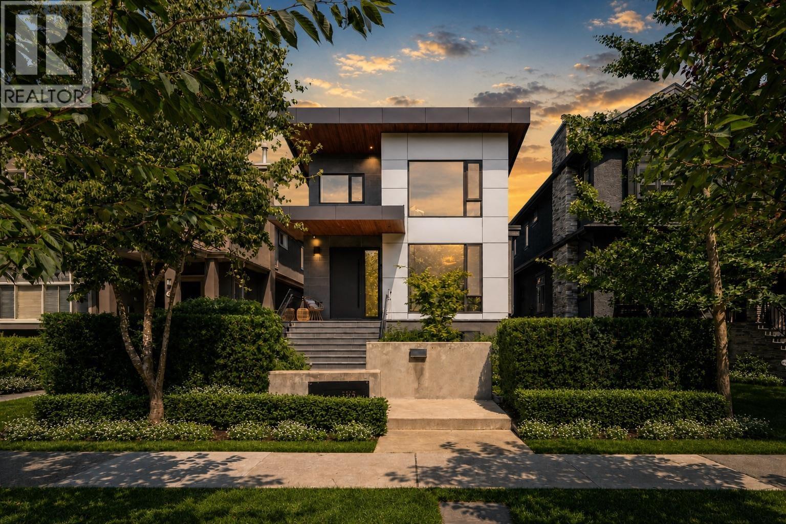 1 3349 W 27TH AVENUE, Vancouver, British Columbia