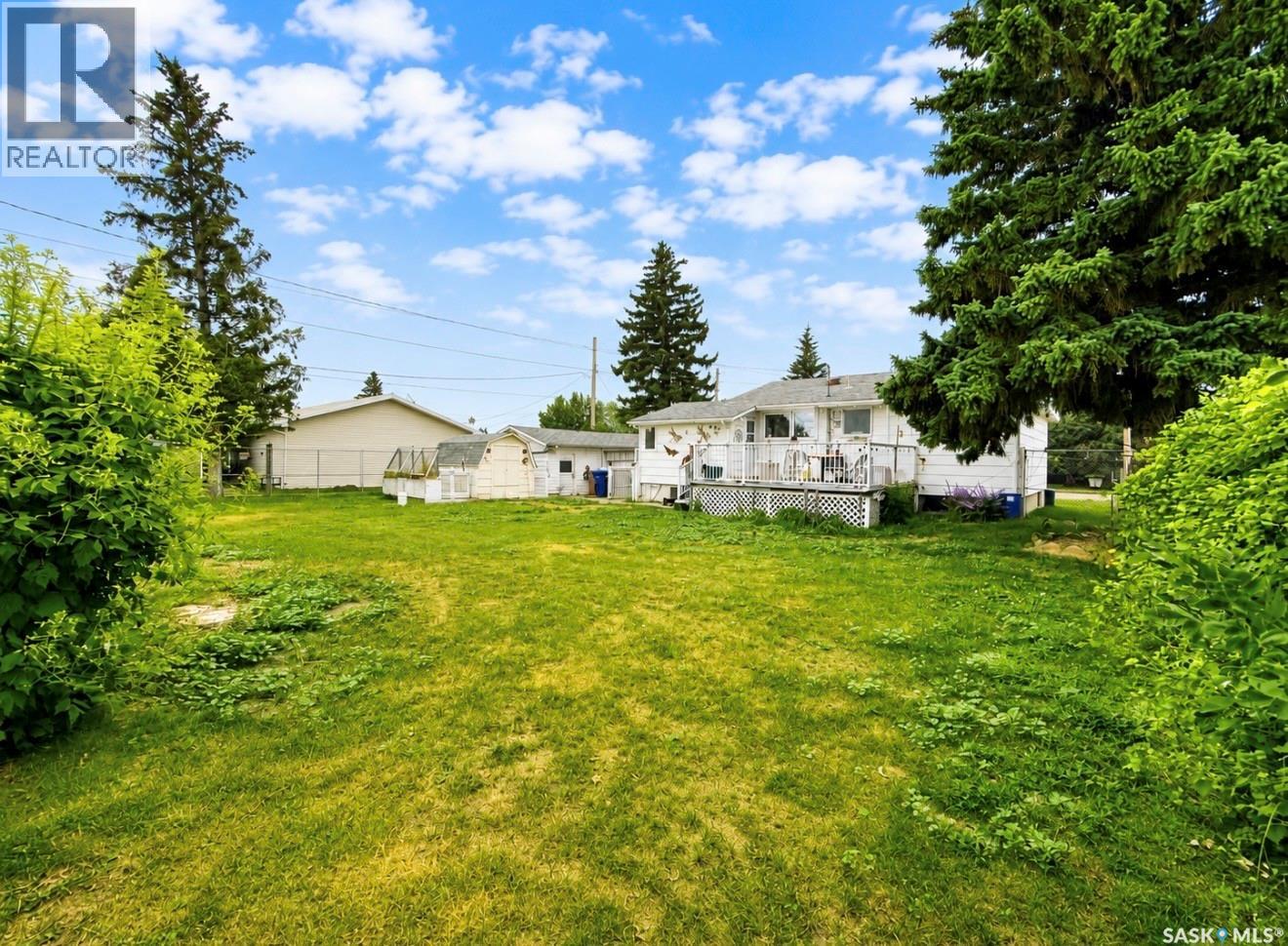 215 Ash Street, Outlook, Saskatchewan  S0L 2N0 - Photo 6 - SK043908