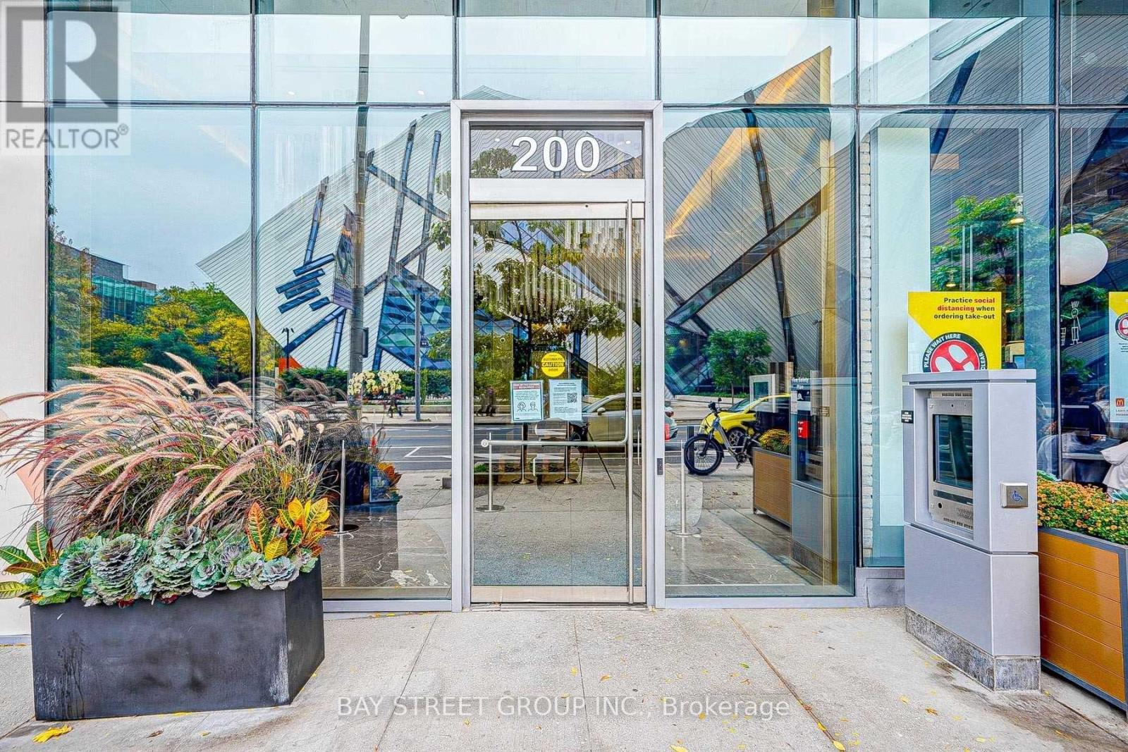 1409 - 200 Bloor Street W, Toronto, Ontario  M5S 0B1 - Photo 2 - C13617958