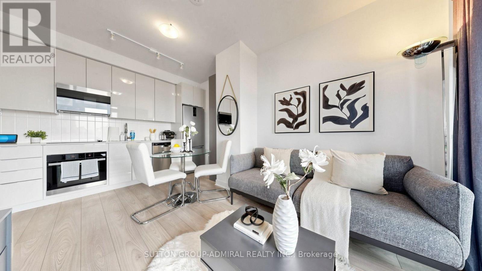 1712 - 2920 Highway 7 Road, Vaughan, Ontario  L4K 0P4 - Photo 3 - N13617968