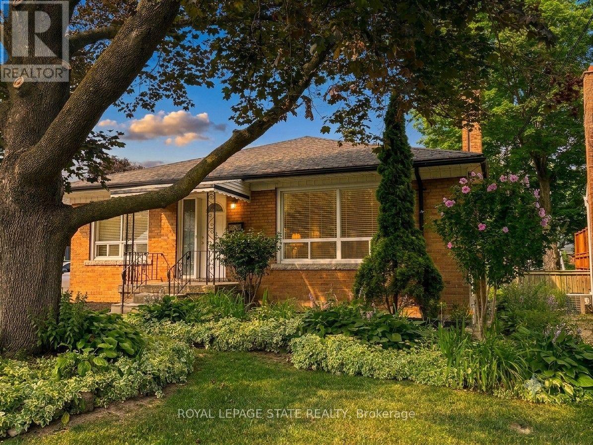 20 LLOYD MANOR ROAD, Toronto, Ontario
