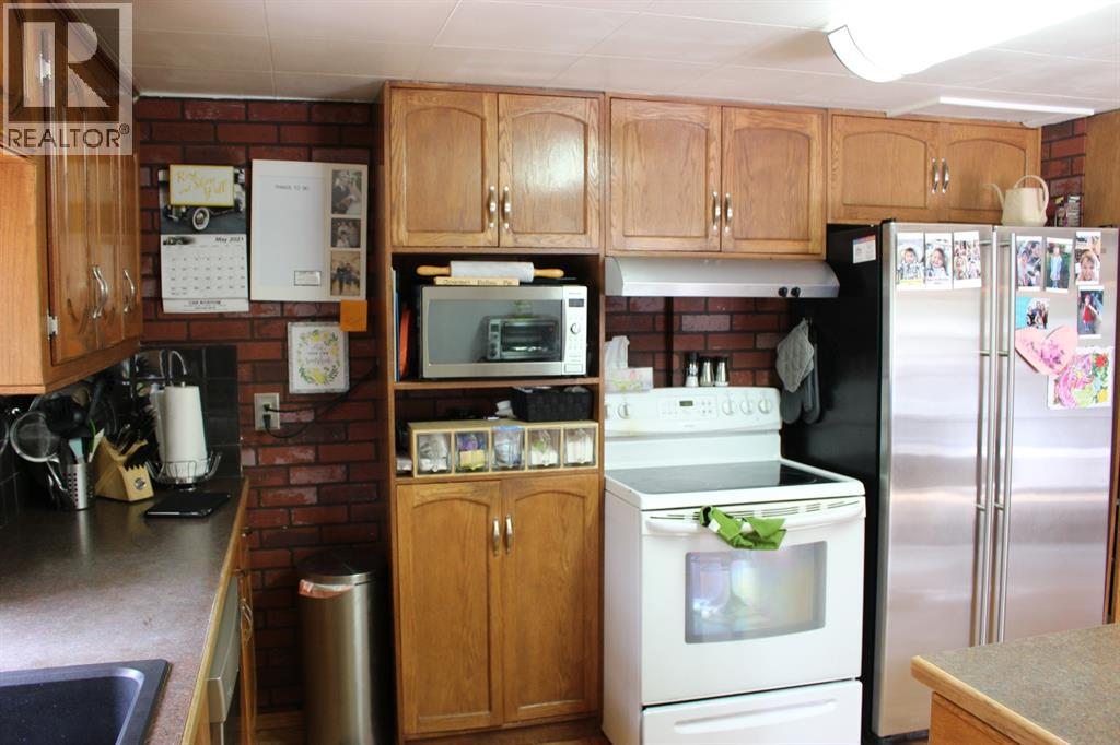 605 Rogers Avenue, Picture Butte, Alberta  T0K 1V0 - Photo 8 - A2305977
