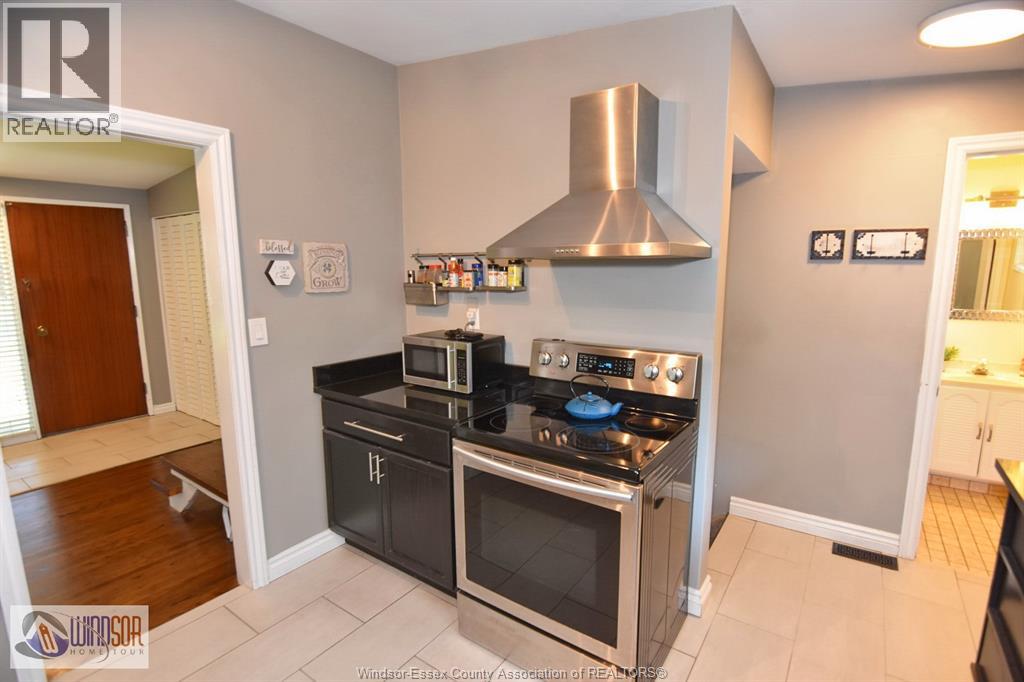3490 St. Patricks Drive, Windsor, Ontario  N9E 3H4 - Photo 19 - 26018356