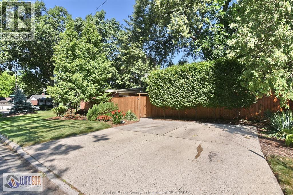 3490 St. Patricks Drive, Windsor, Ontario  N9E 3H4 - Photo 39 - 26018356