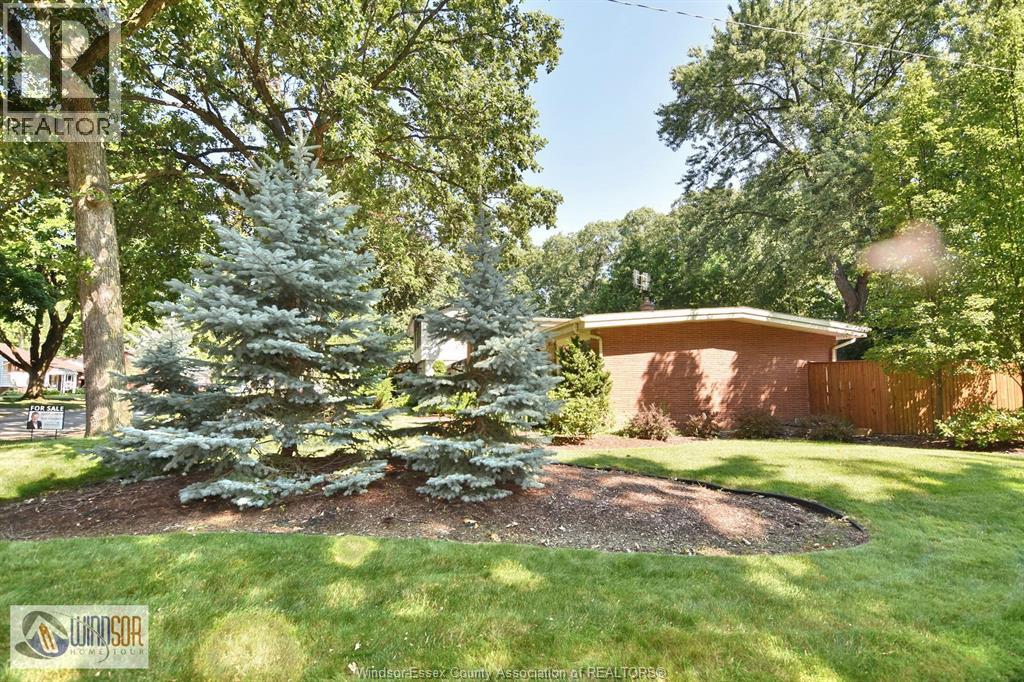 3490 St. Patricks Drive, Windsor, Ontario  N9E 3H4 - Photo 6 - 26018356