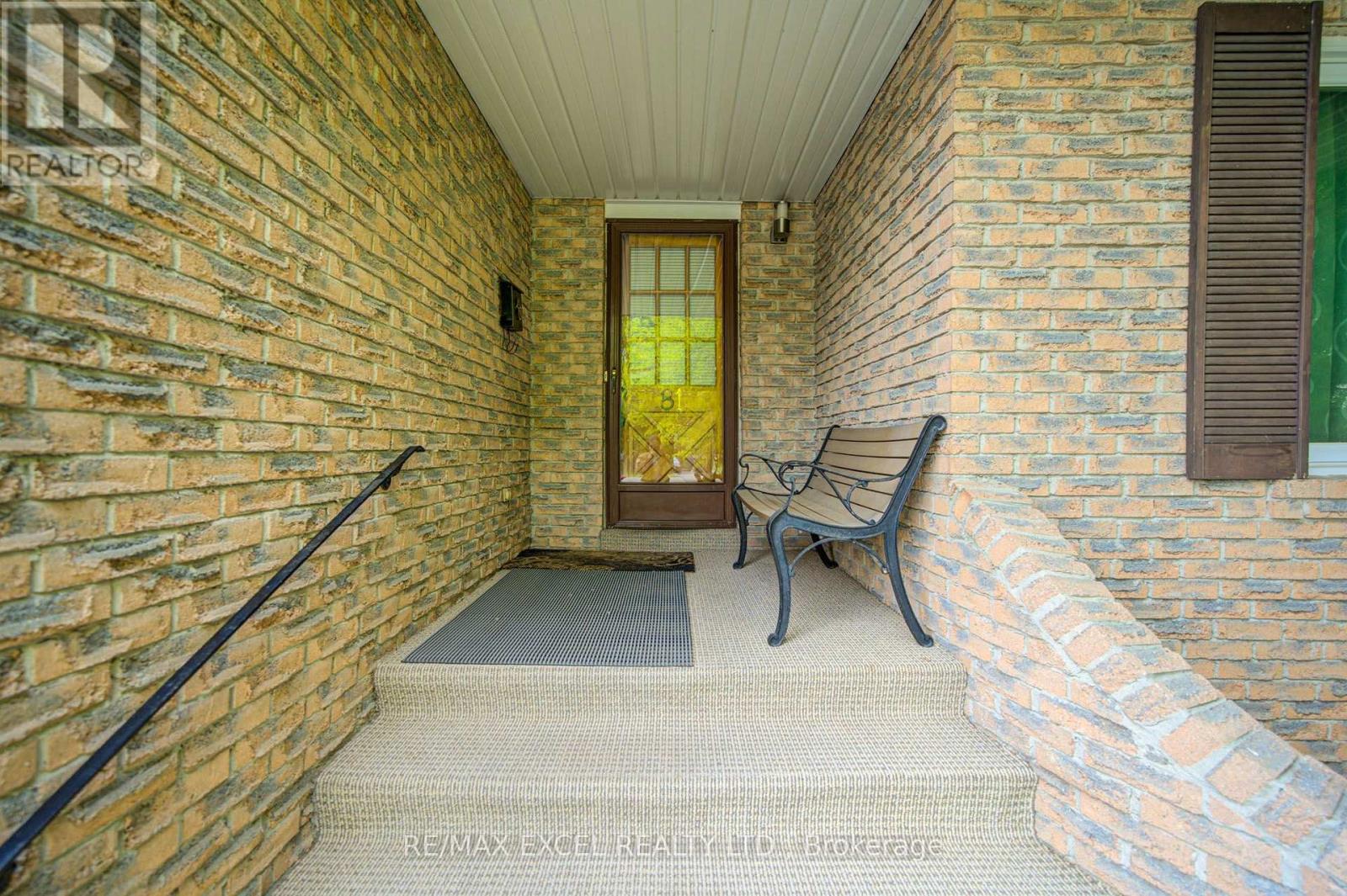 81 Amanda Drive, Toronto, Ontario  M1V 1C8 - Photo 3 - E13611268