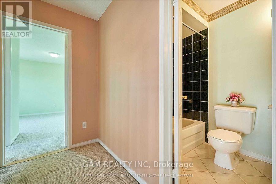 101 - 5030 Heatherleigh Avenue NE, Mississauga, Ontario  L5V 2G7 - Photo 3 - W13237522
