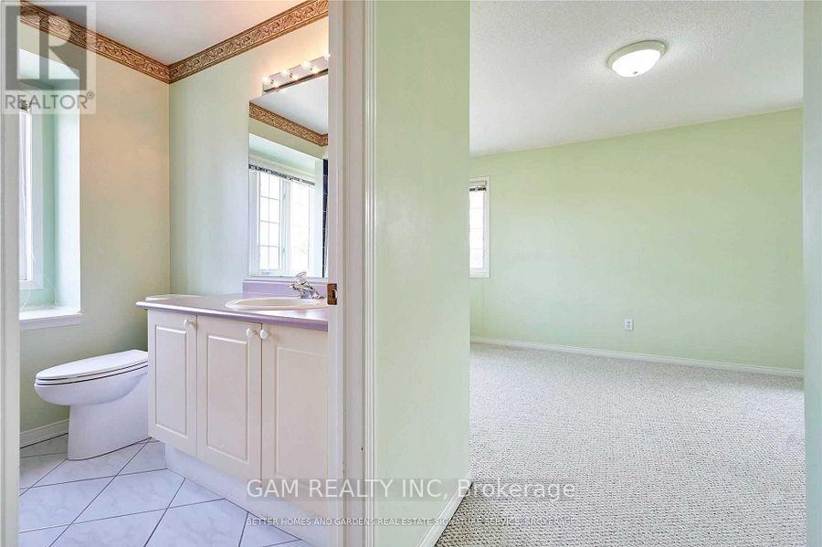101 - 5030 Heatherleigh Avenue NE, Mississauga, Ontario  L5V 2G7 - Photo 4 - W13237522