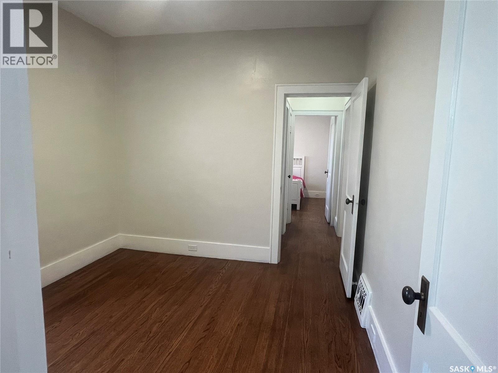 3811 Victoria Avenue, Regina, Saskatchewan  S4T 1M6 - Photo 9 - SK043775