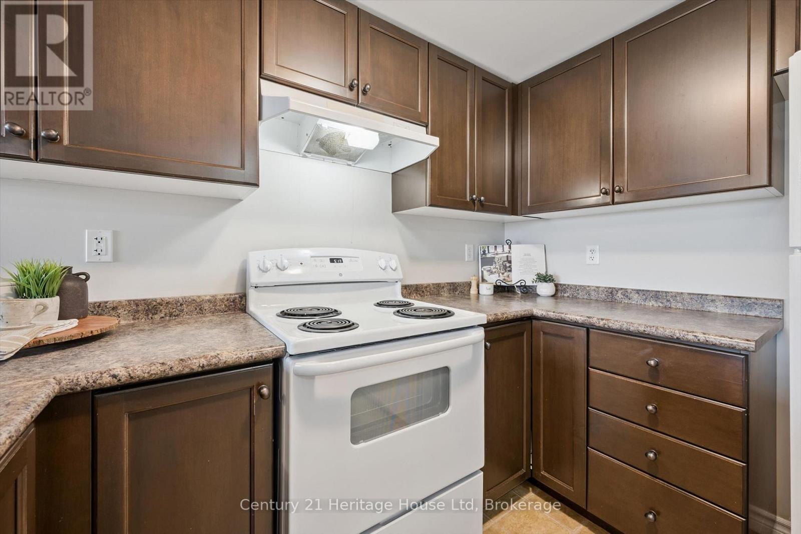313 - 60 Lynnmore Street, Guelph, Ontario  N1L 0J8 - Photo 2 - X13598884