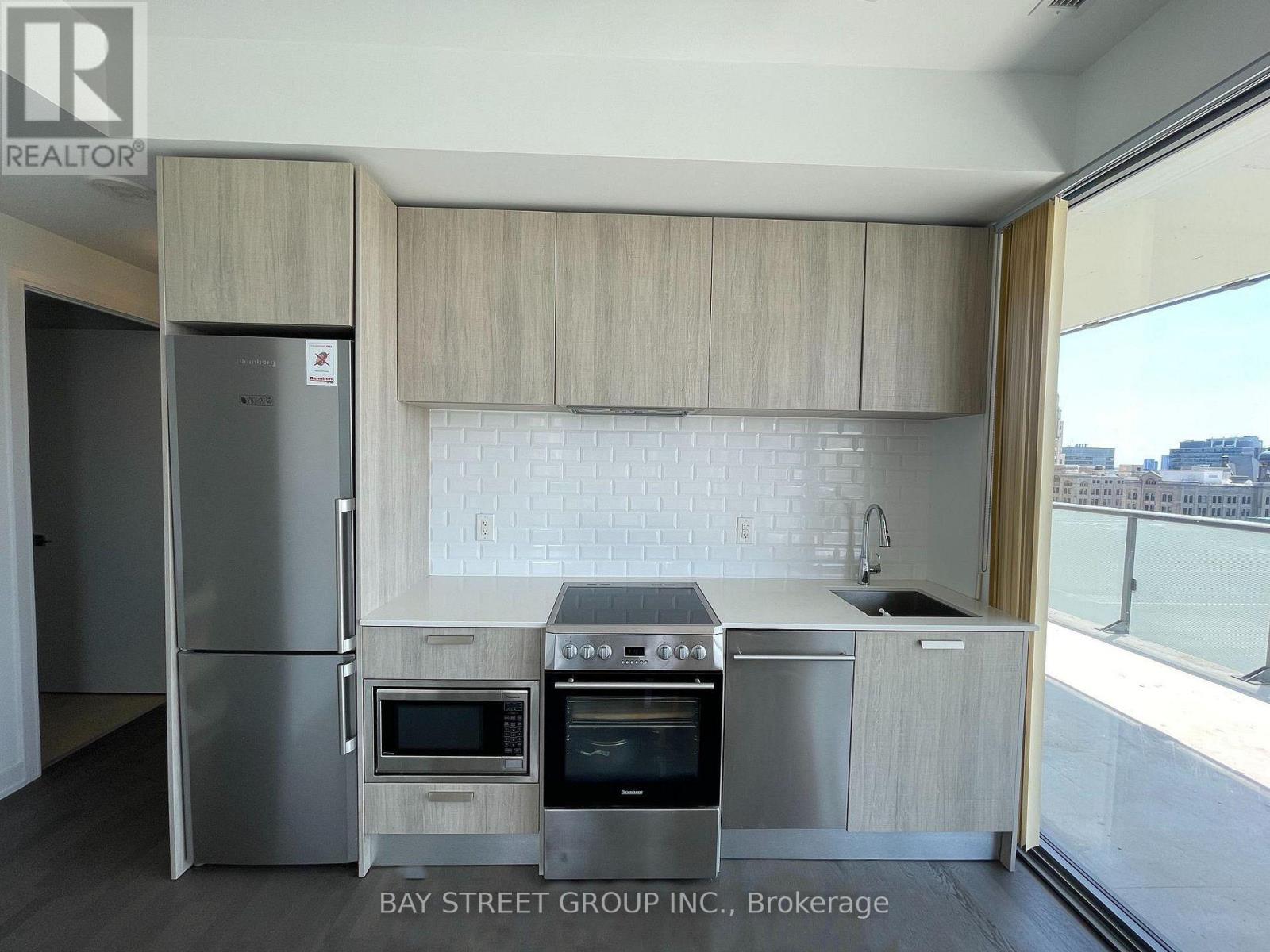 1019 - 57 St Joseph Street, Toronto, Ontario  M5S 0C5 - Photo 3 - C13618242