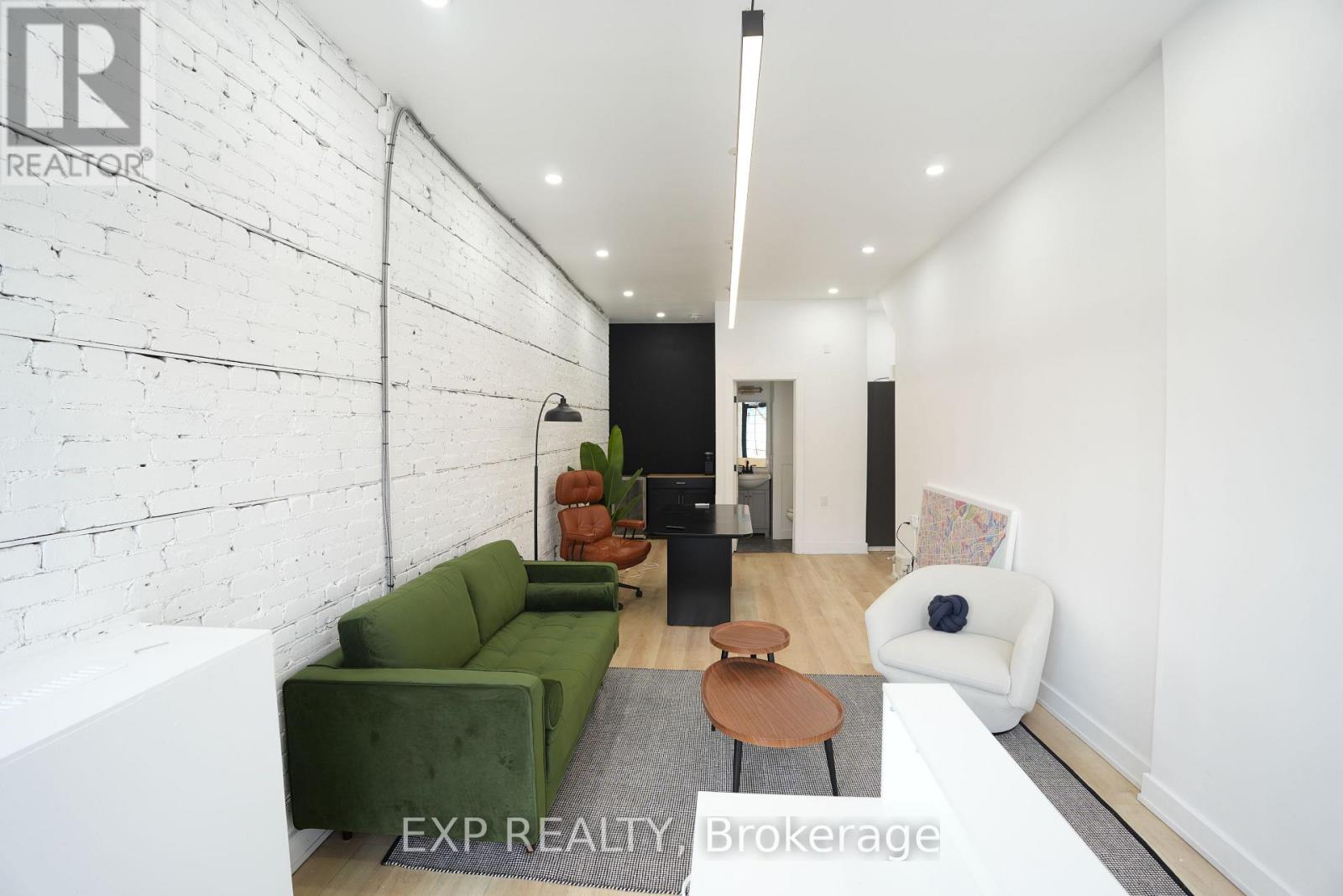 Retail - 1918 Gerrard Street E, Toronto, Ontario  M4L 2C1 - Photo 3 - E13618084
