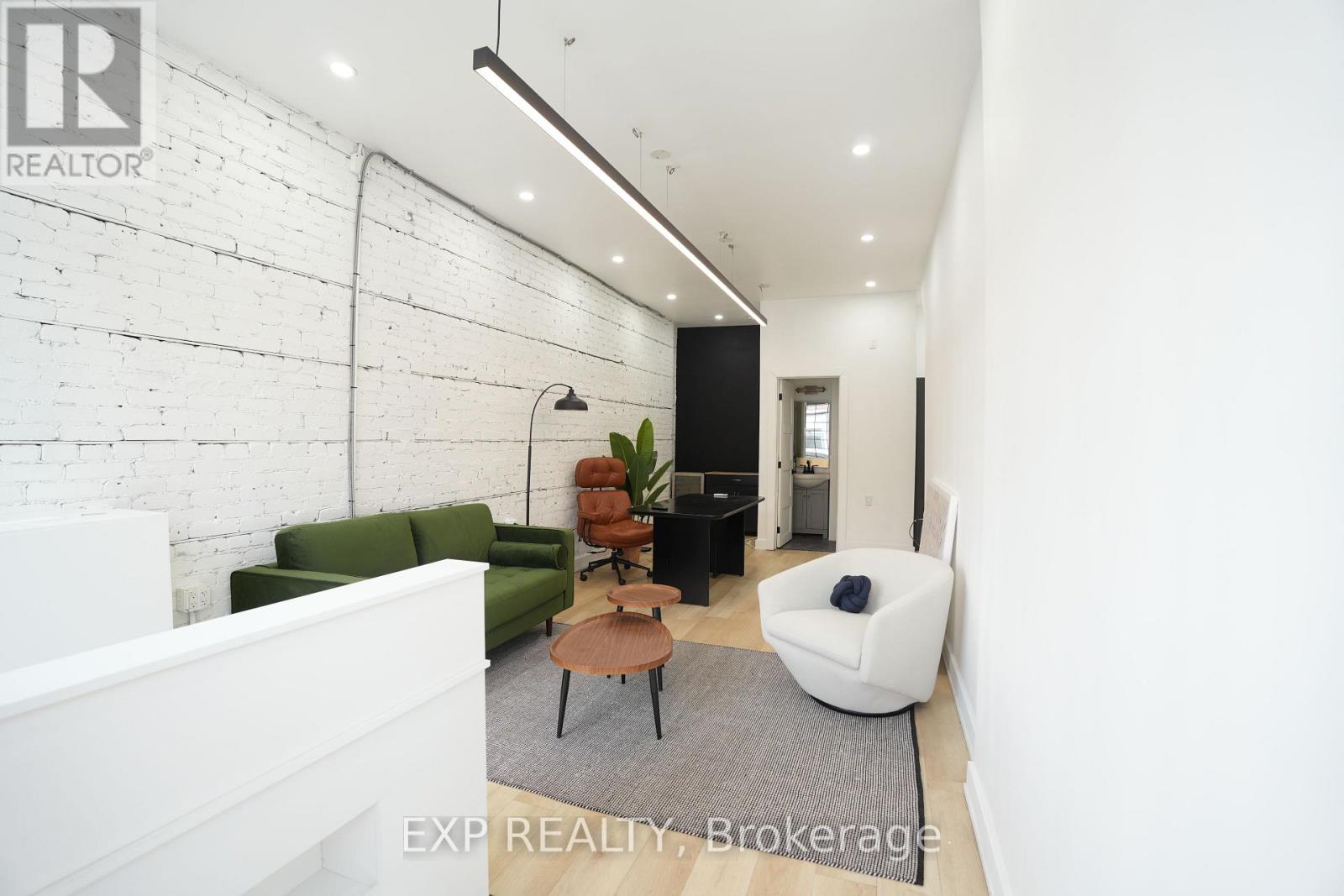 Retail - 1918 Gerrard Street E, Toronto, Ontario  M4L 2C1 - Photo 5 - E13618084