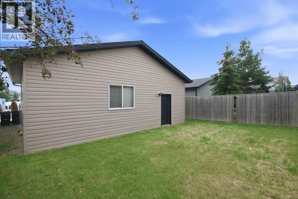 15 Reynolds Road, Sylvan Lake, Alberta  T4S 0C2 - Photo 9 - A2331567