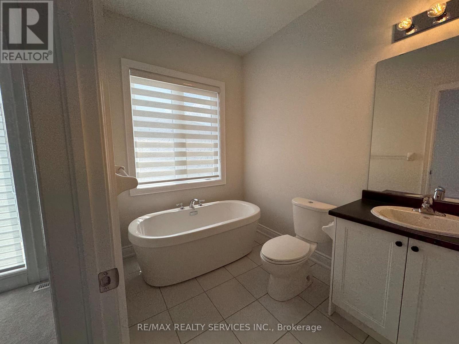 202 Tennant Circle, Vaughan, Ontario  L4H 5L4 - Photo 21 - N13618118