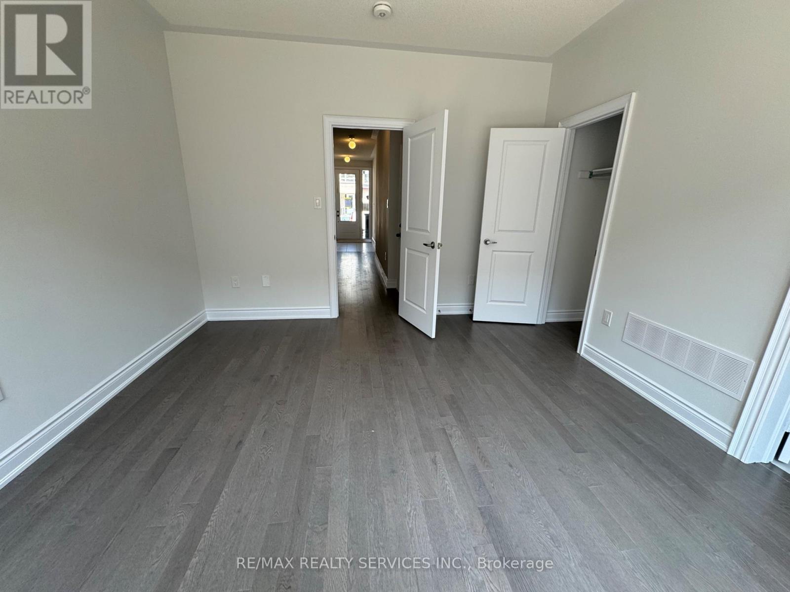 202 Tennant Circle, Vaughan, Ontario  L4H 5L4 - Photo 7 - N13618118
