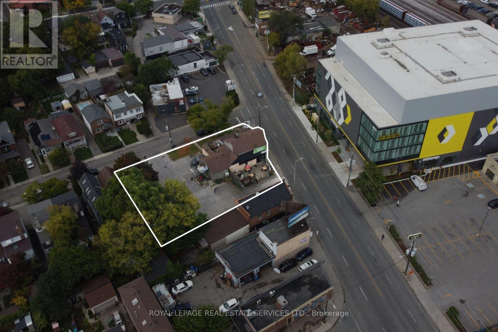 3513 Dundas Street W, Toronto, Ontario  M6S 2S6 - Photo 6 - W13618104