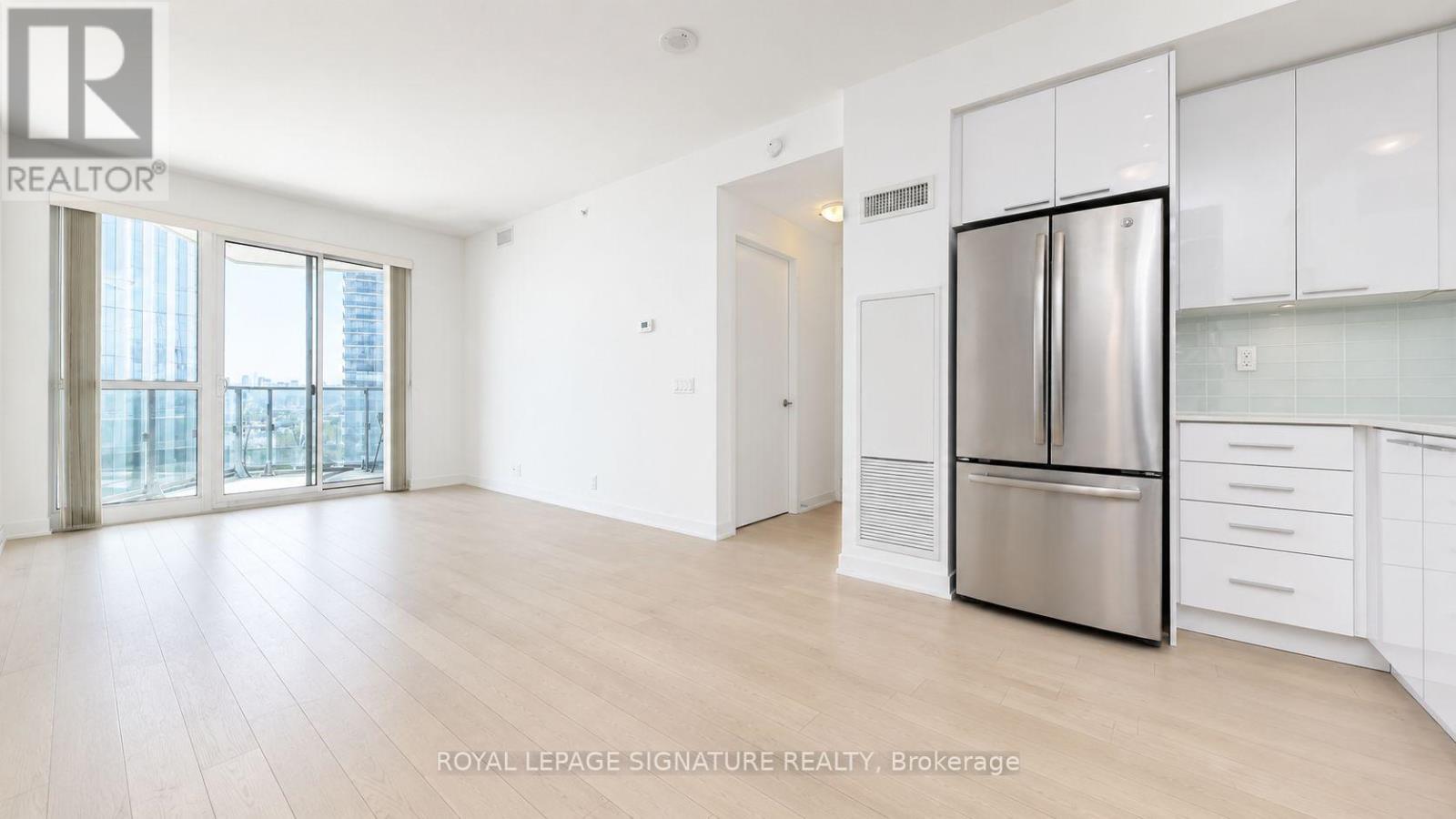 1005 - 10 Parklawn Road, Toronto, Ontario  M8Y 3H8 - Photo 3 - W13618170