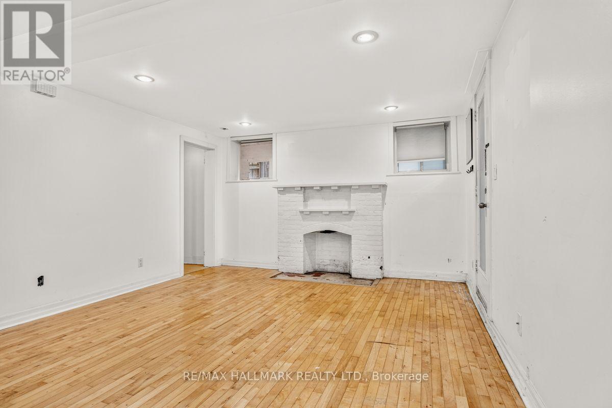 Lower - 483 Parkside Drive, Toronto, Ontario  M6R 2Z9 - Photo 2 - W13601064