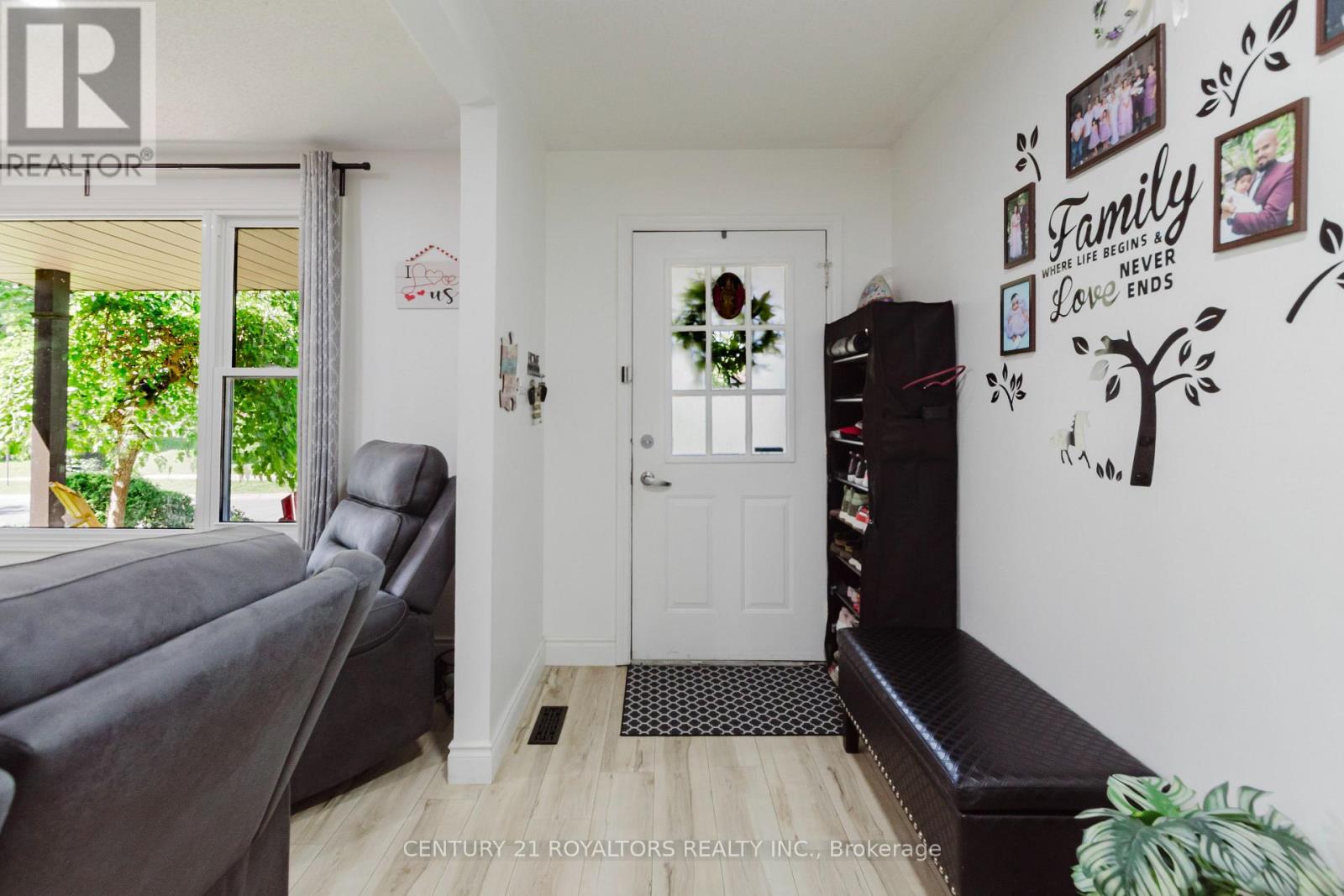 674 Chiddington Avenue, London South, Ontario  N6C 2W7 - Photo 5 - X13618076