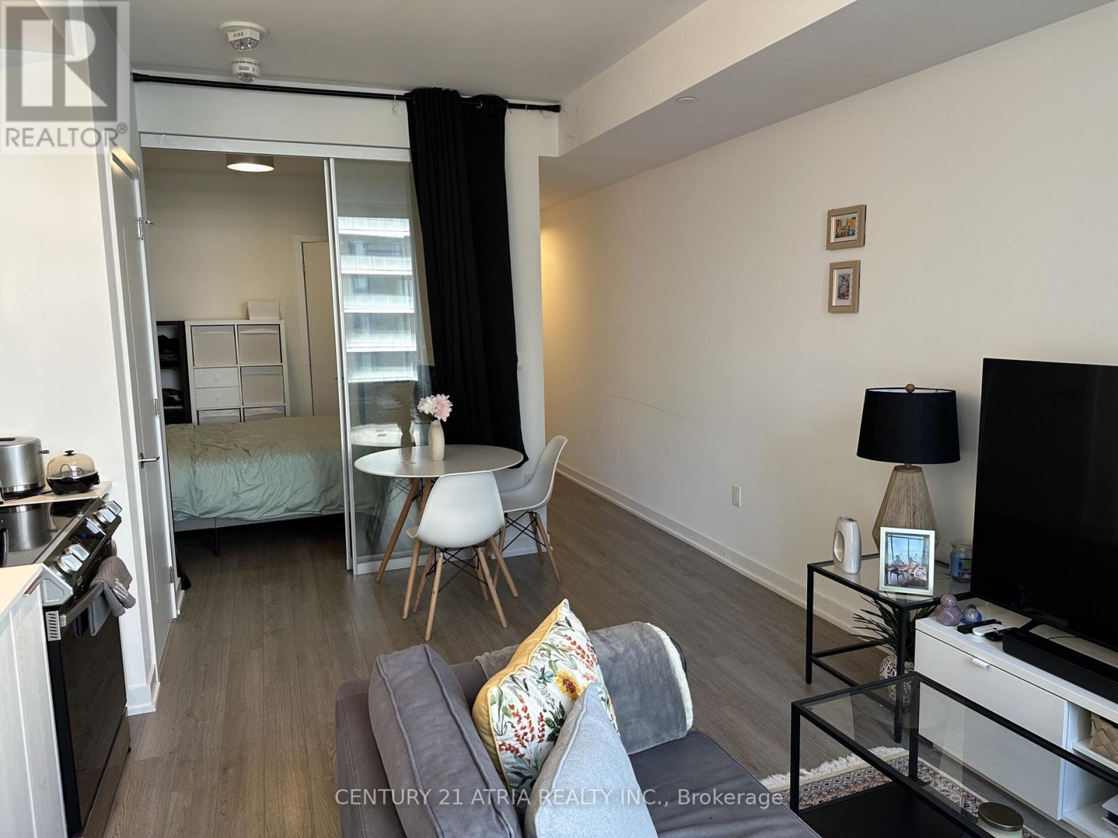 1005 - 357 King Street W, Toronto, Ontario  M5V 0S7 - Photo 7 - C13599406