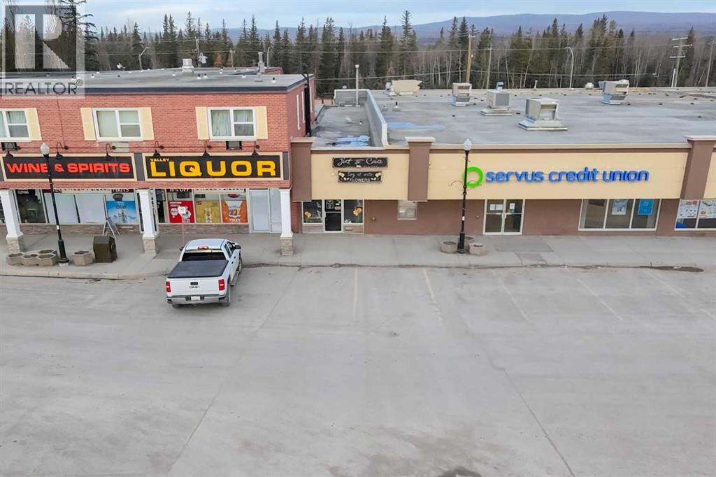 112 Athabasca Avenue, Hinton, Alberta  T7V 2A5 - Photo 8 - A2323123