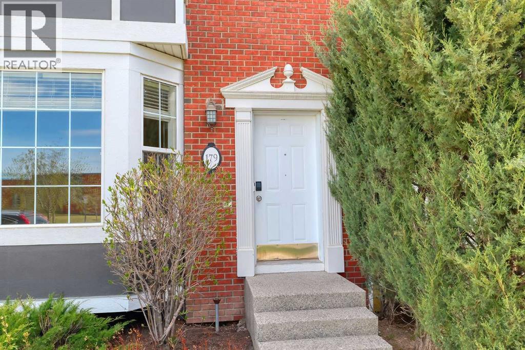 179 Rainbow Falls Drive, Chestermere, Alberta  T1X 0A7 - Photo 2 - A2309744