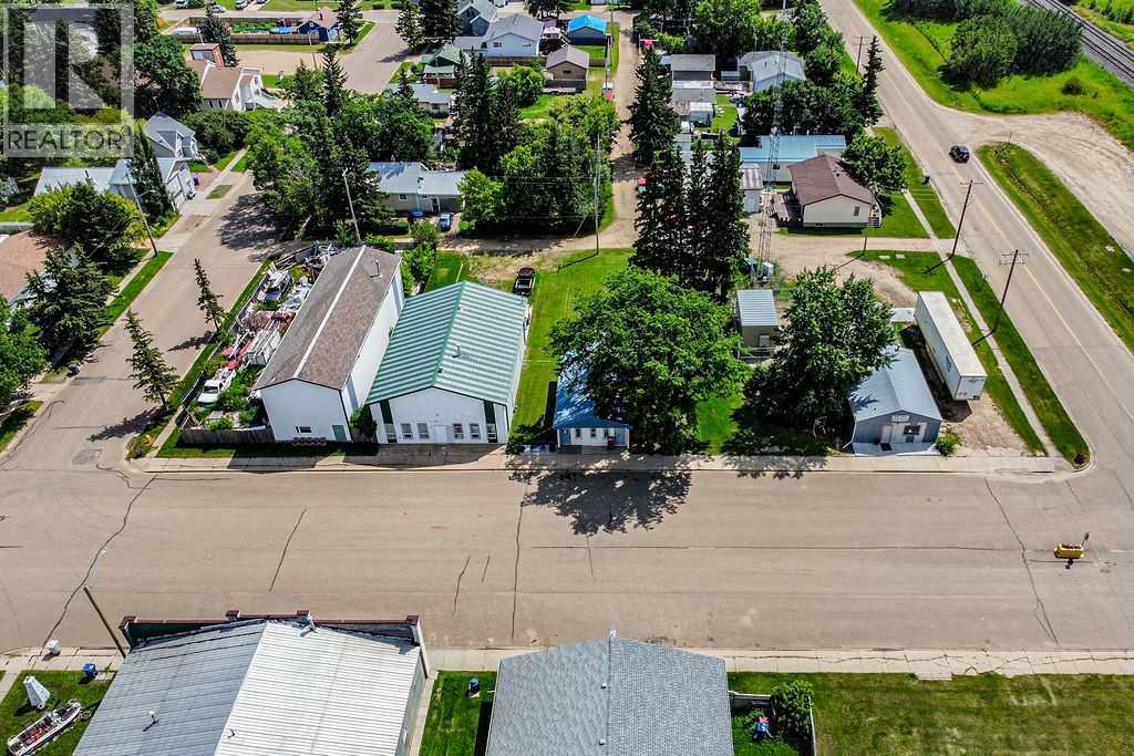 9 Main Street, Hay Lakes, Alberta  T0B 1W0 - Photo 35 - A2330457