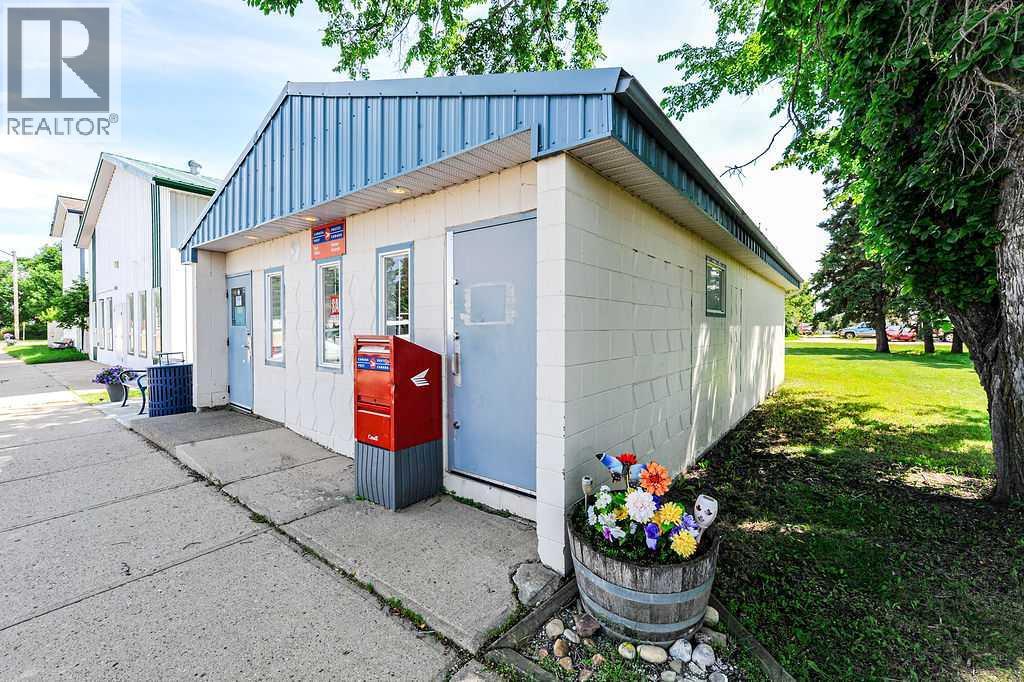 9 Main Street, Hay Lakes, Alberta  T0B 1W0 - Photo 3 - A2330457