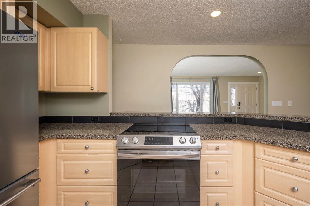 6031 Lacombe Way Sw, Calgary, Alberta  T3E 5T4 - Photo 13 - A2318640