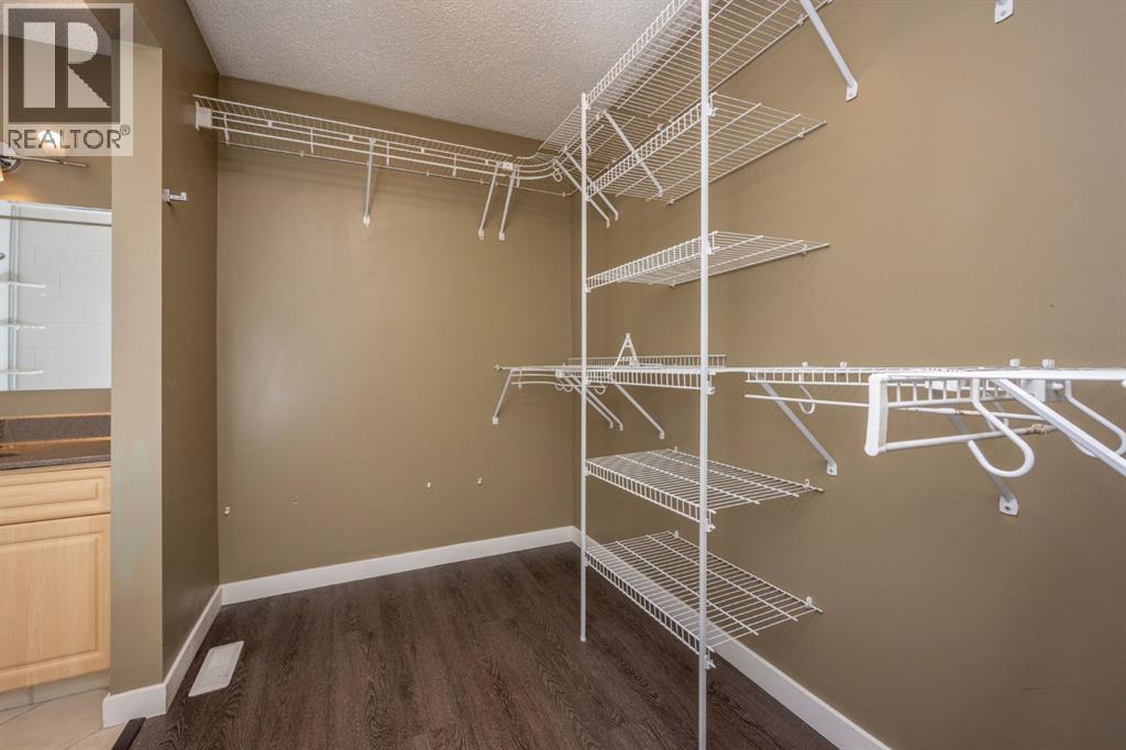 6031 Lacombe Way Sw, Calgary, Alberta  T3E 5T4 - Photo 18 - A2318640