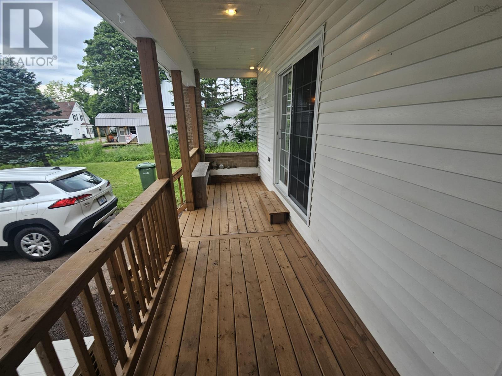 10 Morris Street, Springhill, Nova Scotia  B0M 1X0 - Photo 4 - 202615974