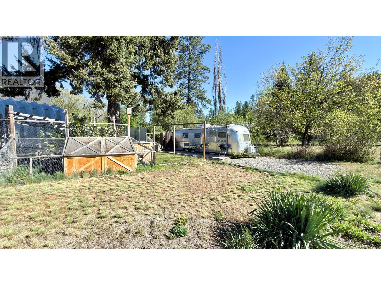 1606 33 Highway, Rock Creek, British Columbia  V0H 1Y0 - Photo 11 - 10385871
