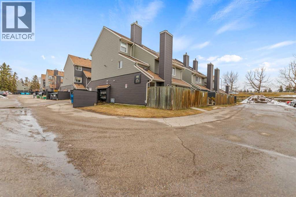 129, 46 Glamis Green Sw, Calgary, Alberta T2E 6S4 - Photo 1 - A2309322