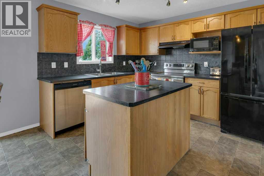 500 Morningside Park SW, Airdrie, Alberta  T4B 3M6 - Photo 5 - A2321409