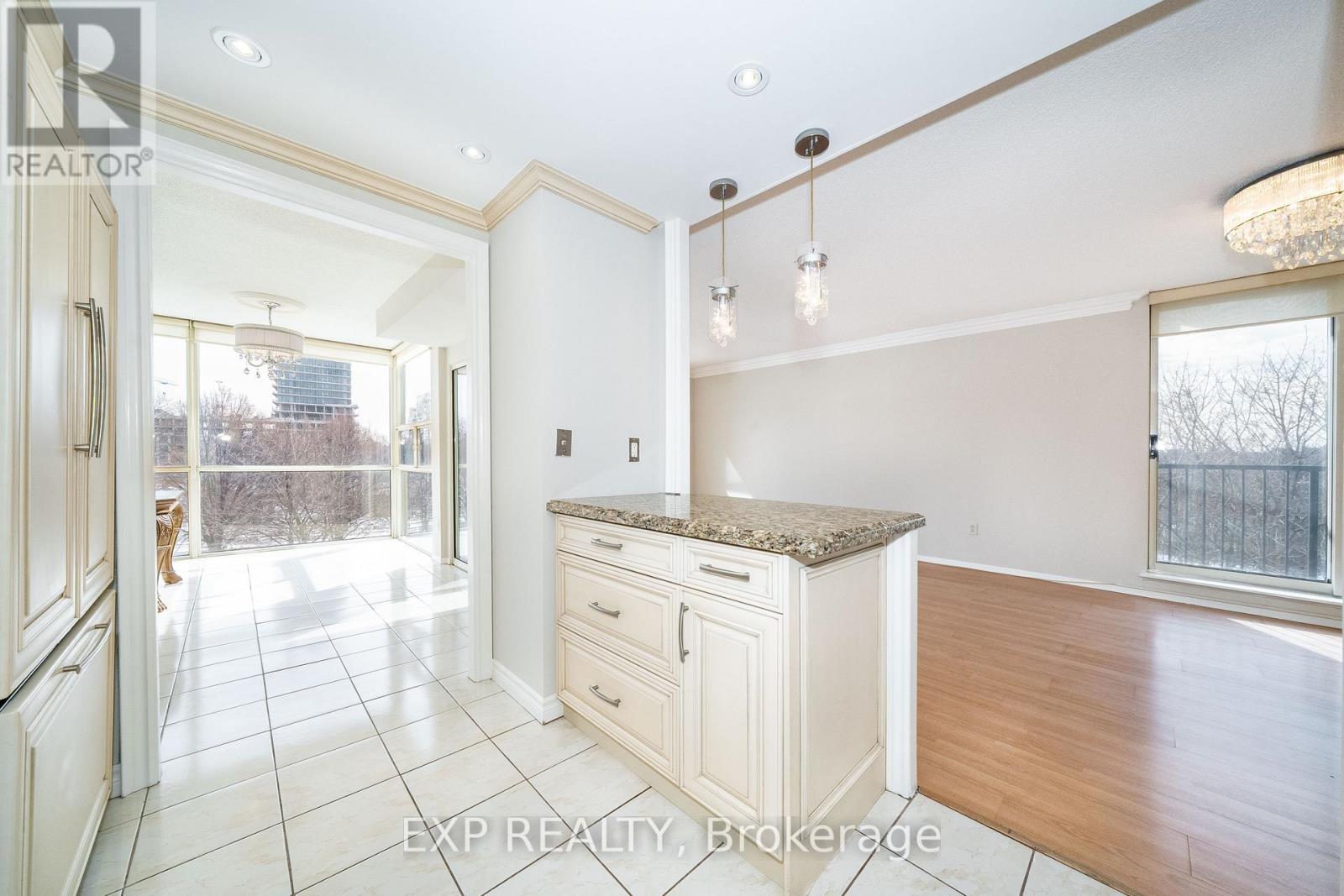 404 - 30 Harding Boulevard W, Richmond Hill, Ontario  L4C 9M3 - Photo 13 - N13618336