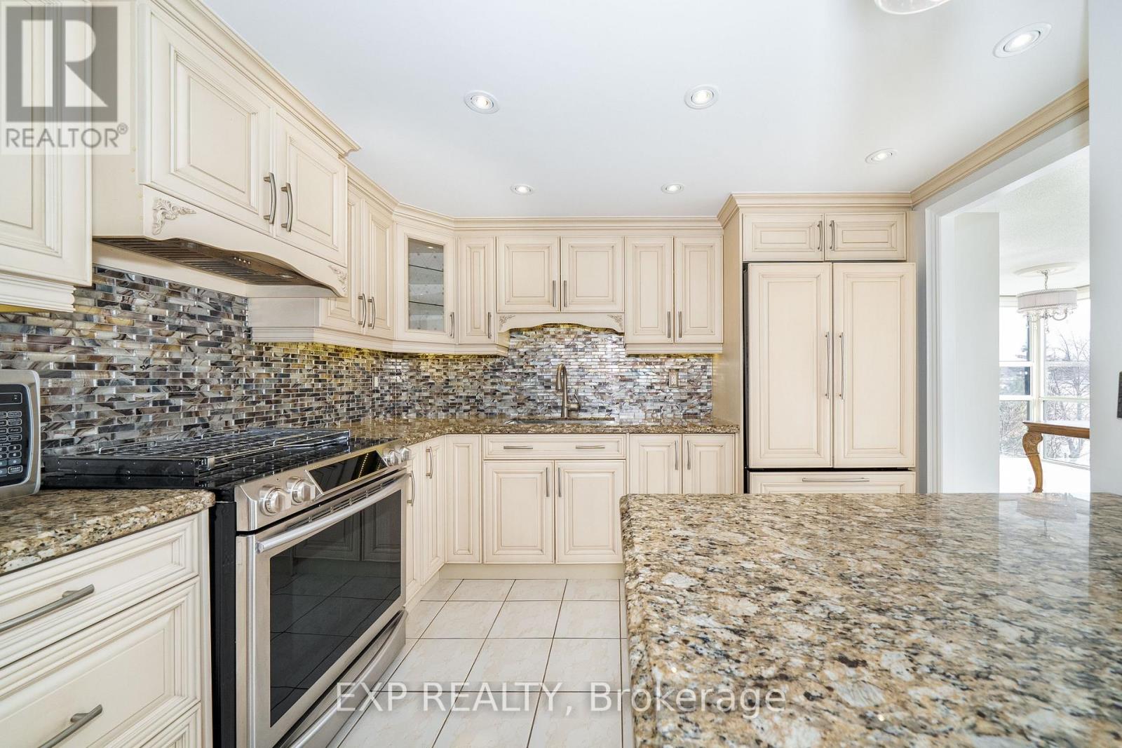 404 - 30 Harding Boulevard W, Richmond Hill, Ontario  L4C 9M3 - Photo 16 - N13618336
