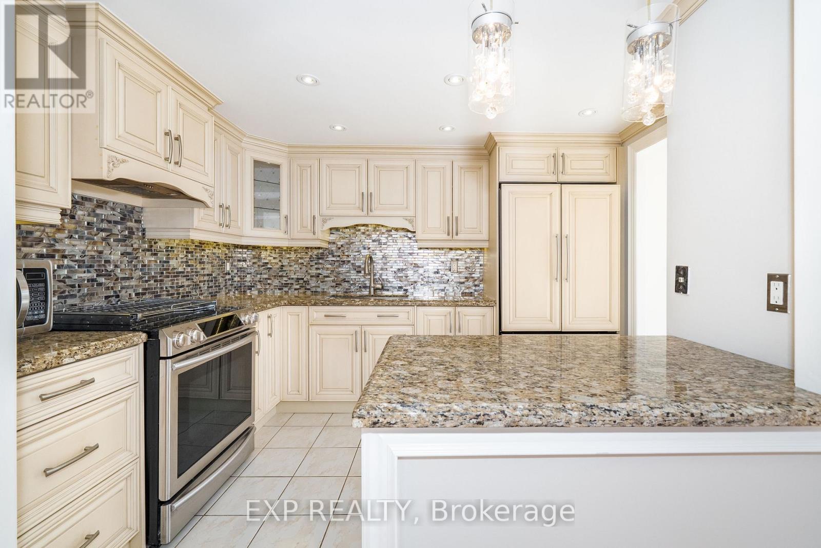 404 - 30 Harding Boulevard W, Richmond Hill, Ontario  L4C 9M3 - Photo 17 - N13618336
